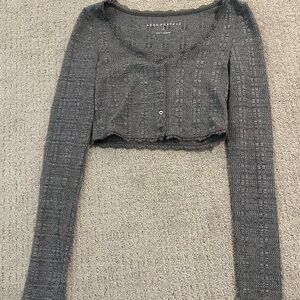 Aeropostale Charcoal Gray Cropped Button-Front Long Sleeve Top